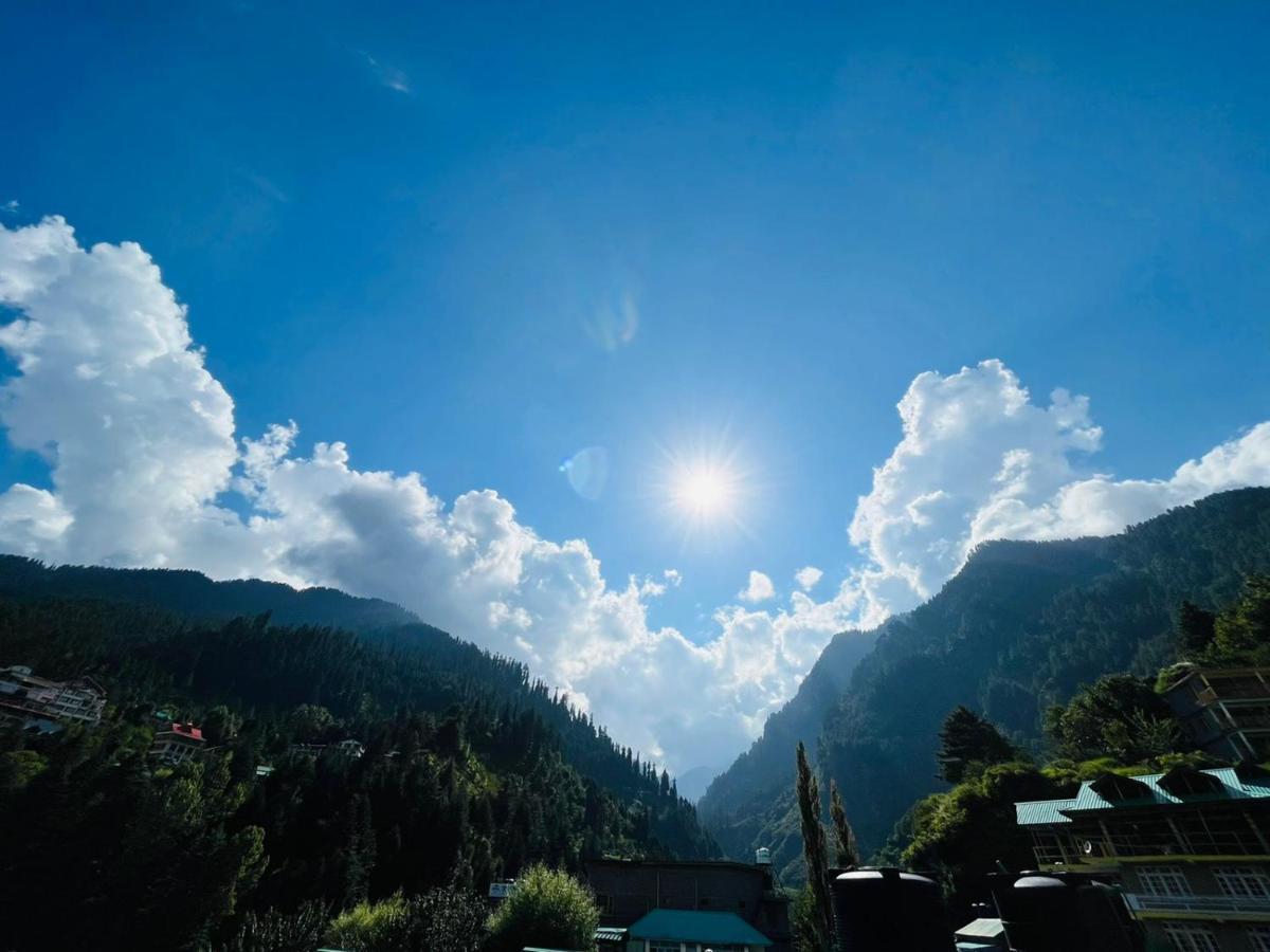 Non Stop Cafe Hostel & Stay Manali  Exterior photo
