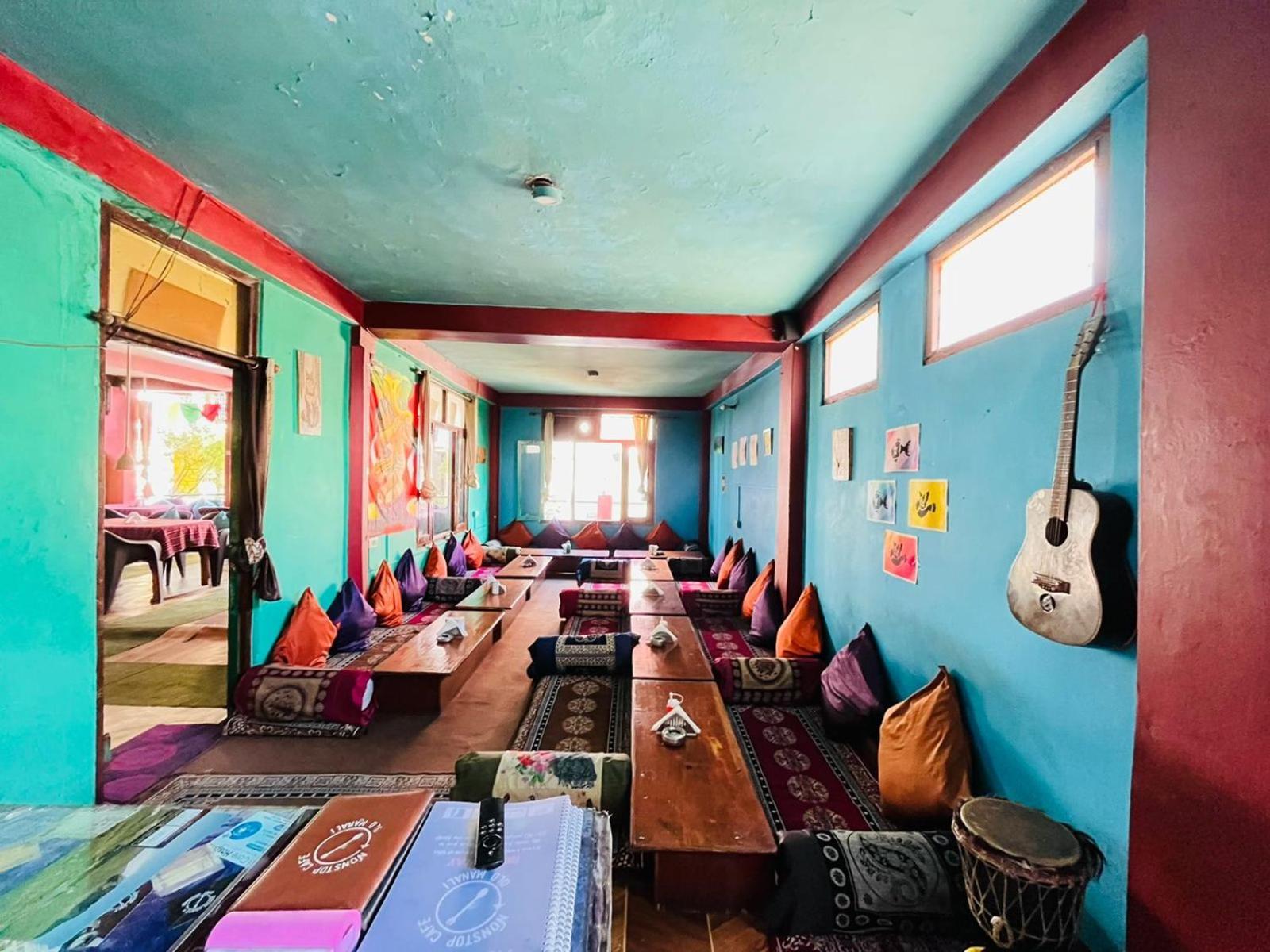 Non Stop Cafe Hostel & Stay Manali  Room photo