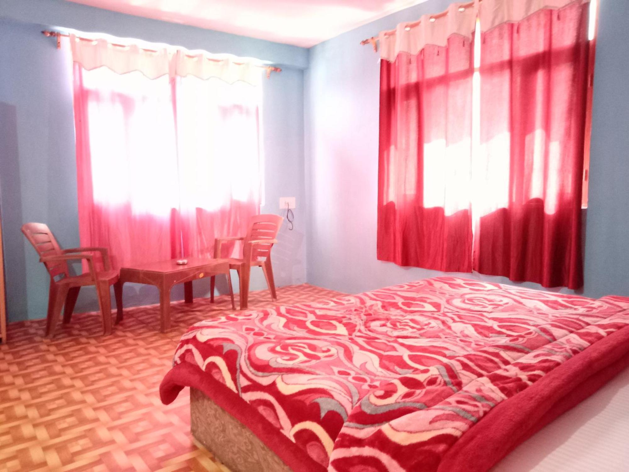 Non Stop Cafe Hostel & Stay Manali  Room photo
