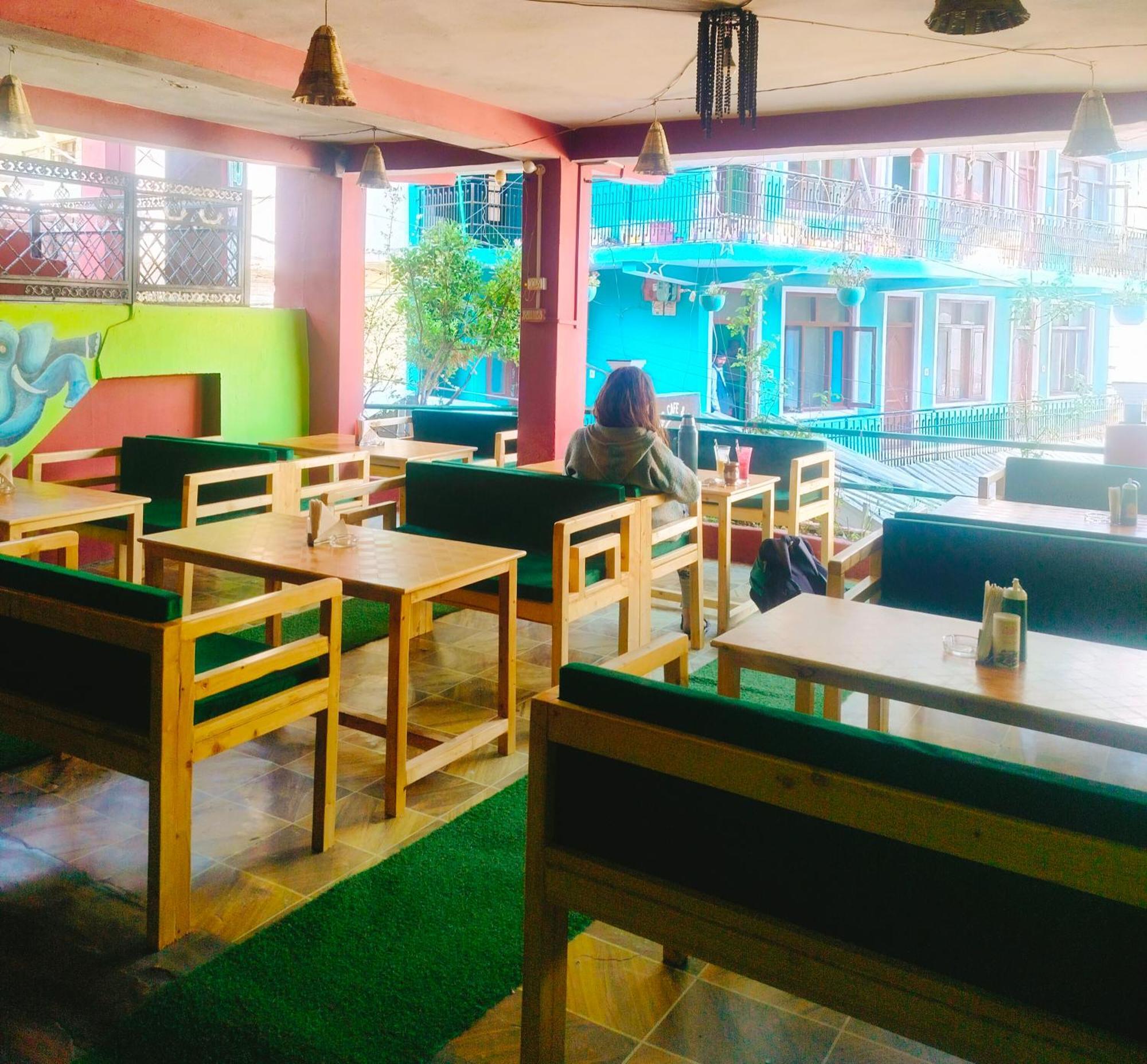 Non Stop Cafe Hostel & Stay Manali  Exterior photo