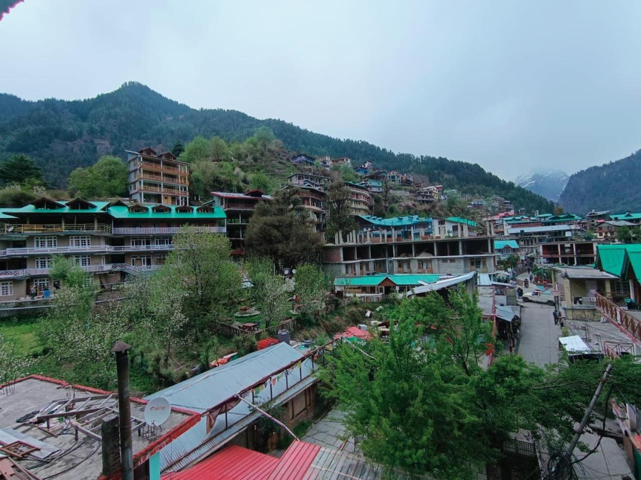 Non Stop Cafe Hostel & Stay Manali  Room photo