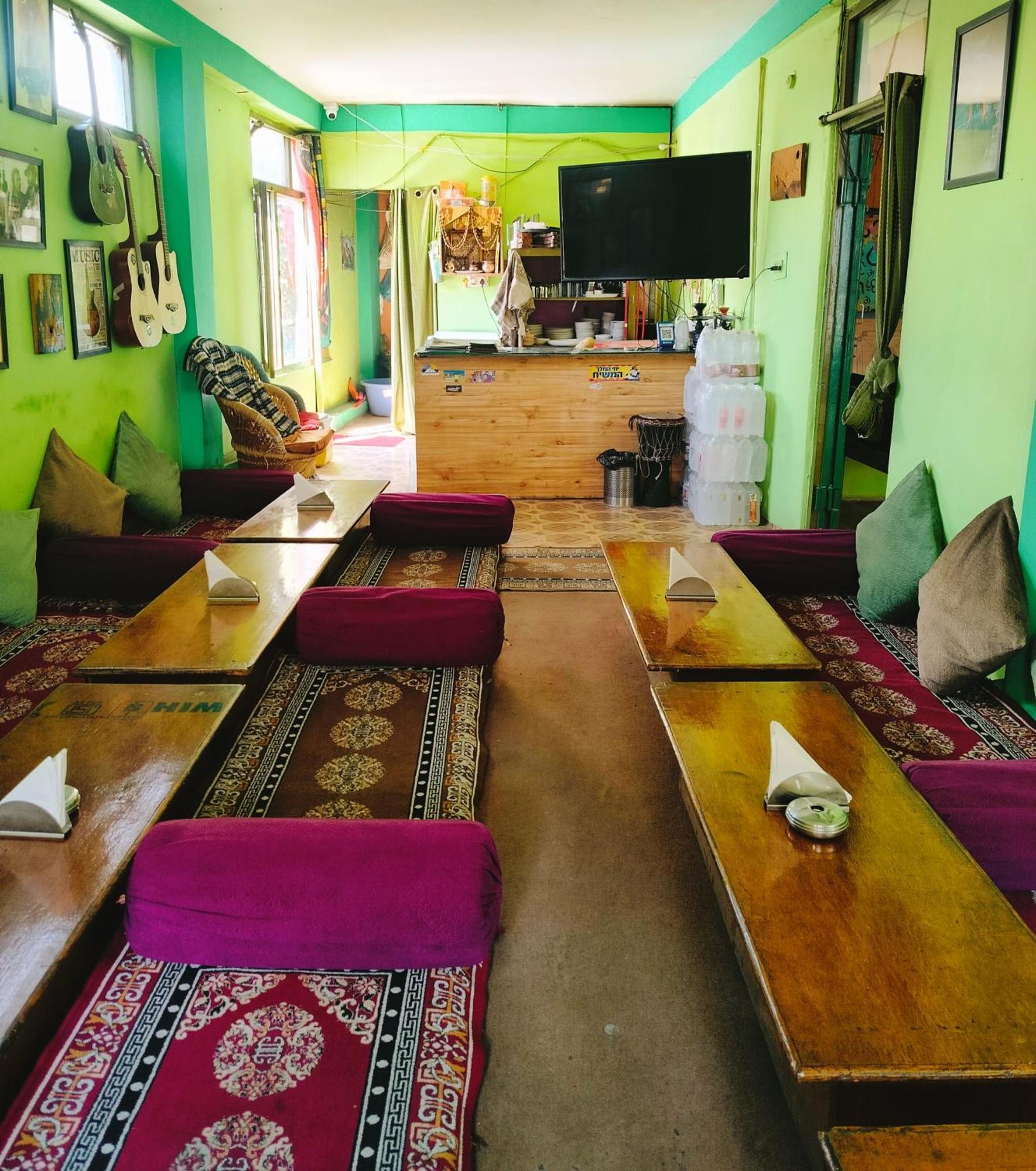 Non Stop Cafe Hostel & Stay Manali  Exterior photo